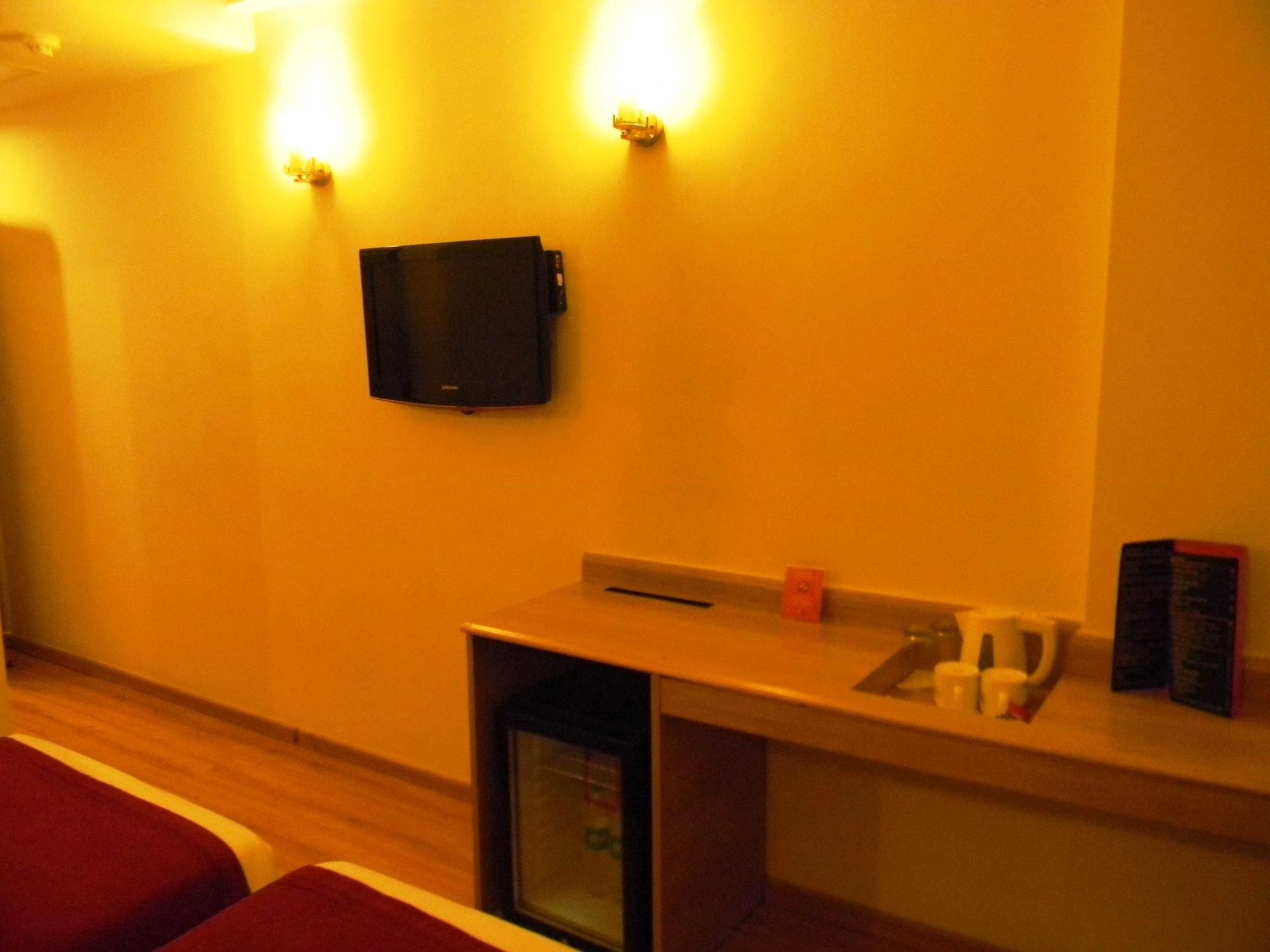 Red Fox By Lemon Tree Hotels, East Delhi Екстер'єр фото