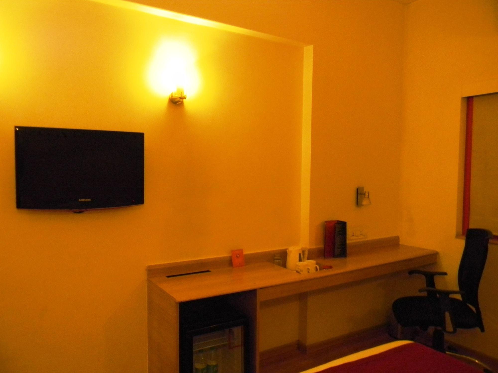 Red Fox By Lemon Tree Hotels, East Delhi Екстер'єр фото