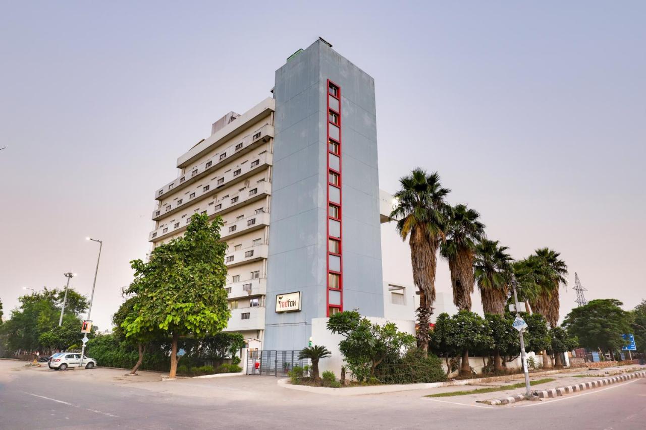 Red Fox By Lemon Tree Hotels, East Delhi Екстер'єр фото
