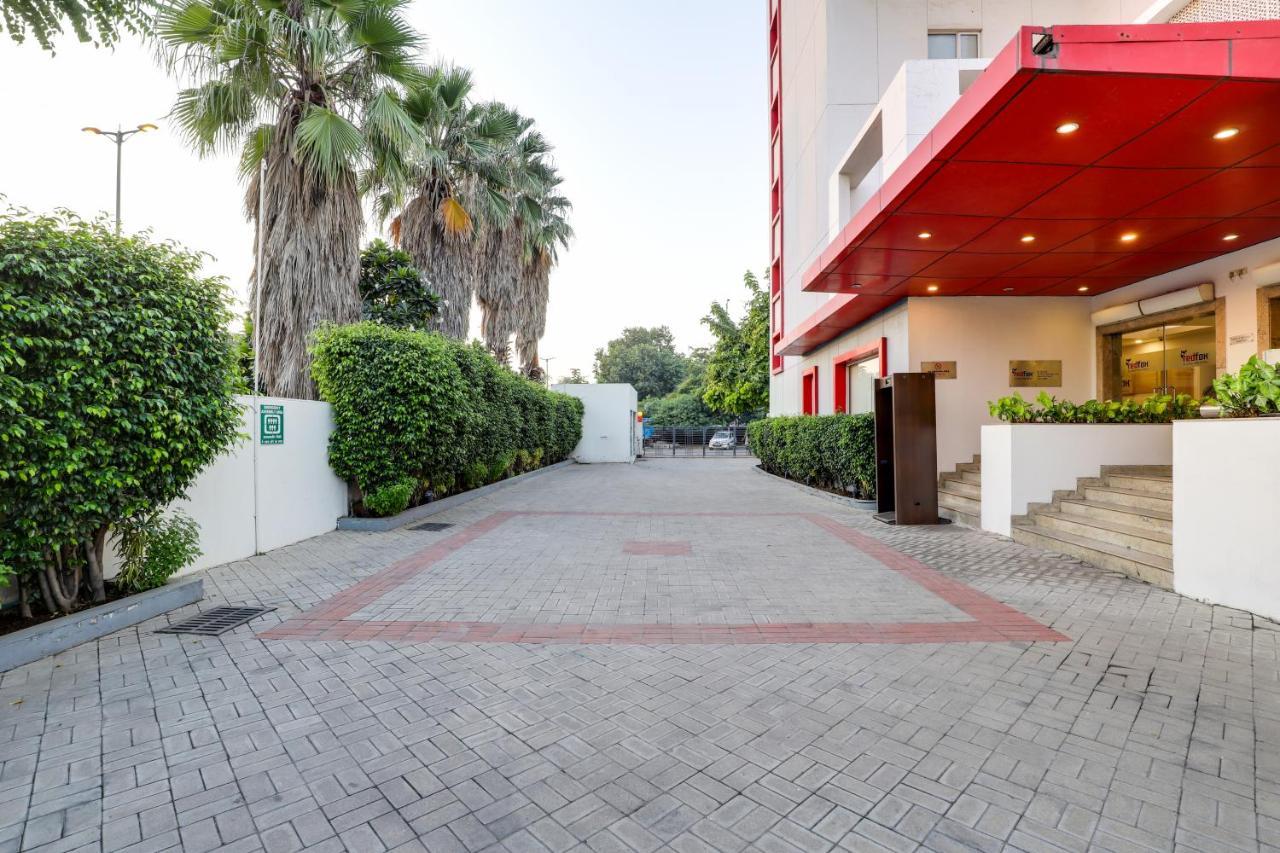 Red Fox By Lemon Tree Hotels, East Delhi Екстер'єр фото