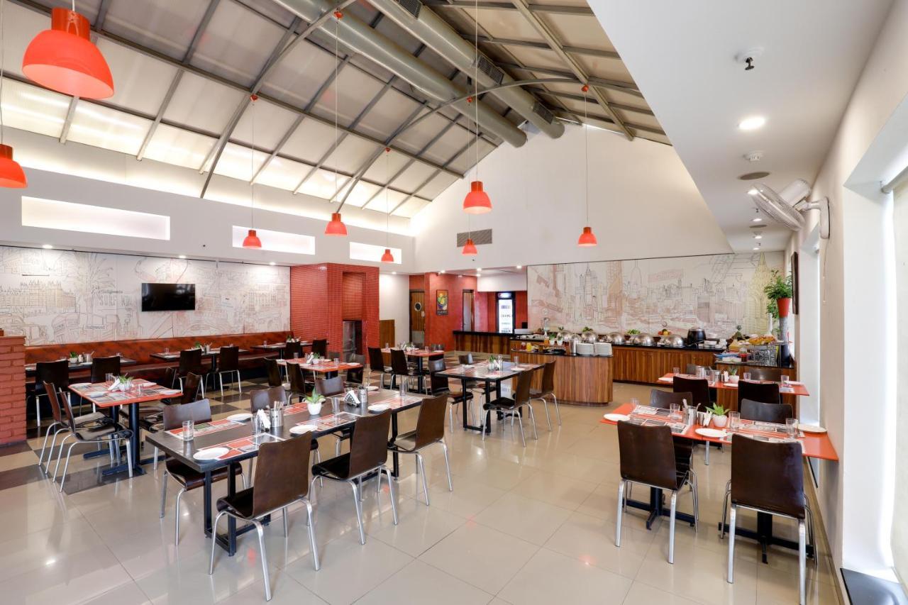 Red Fox By Lemon Tree Hotels, East Delhi Екстер'єр фото