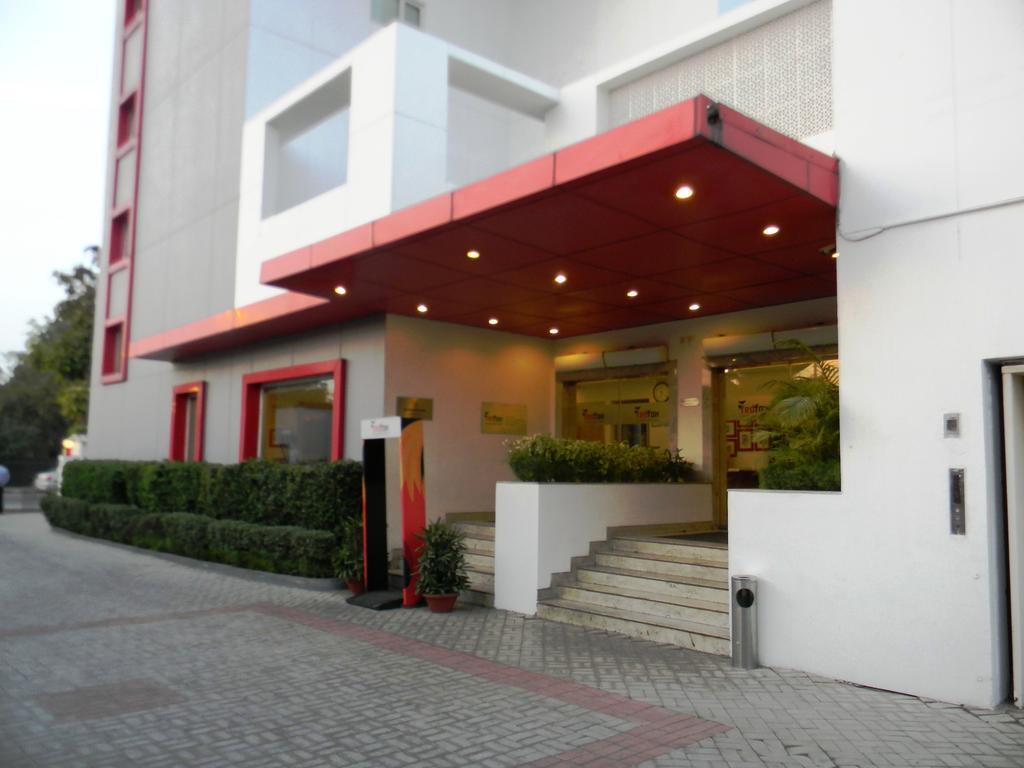 Red Fox By Lemon Tree Hotels, East Delhi Екстер'єр фото