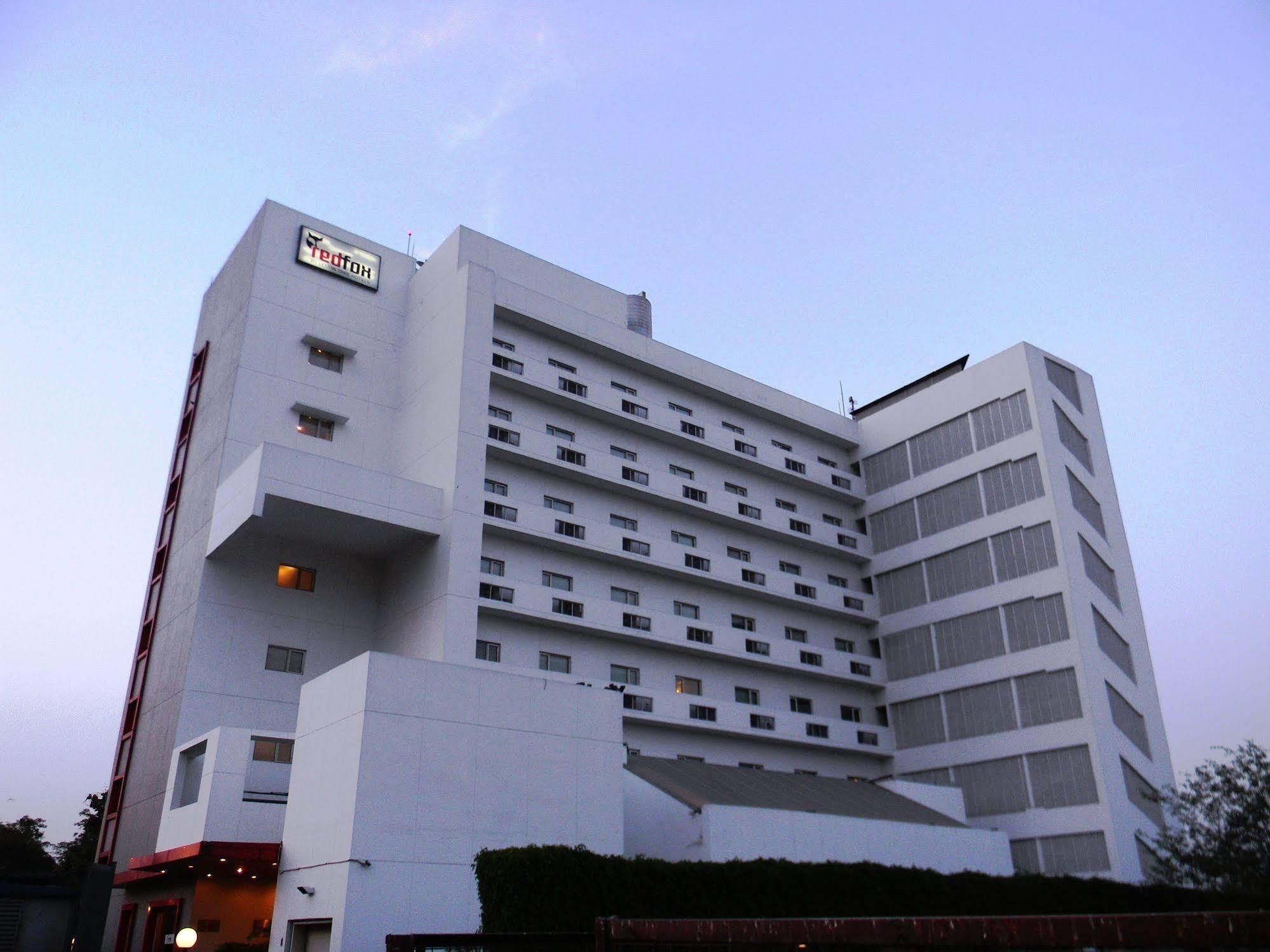 Red Fox By Lemon Tree Hotels, East Delhi Екстер'єр фото