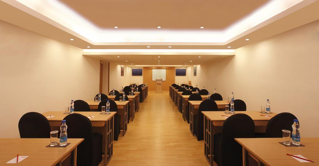 Red Fox By Lemon Tree Hotels, East Delhi Екстер'єр фото